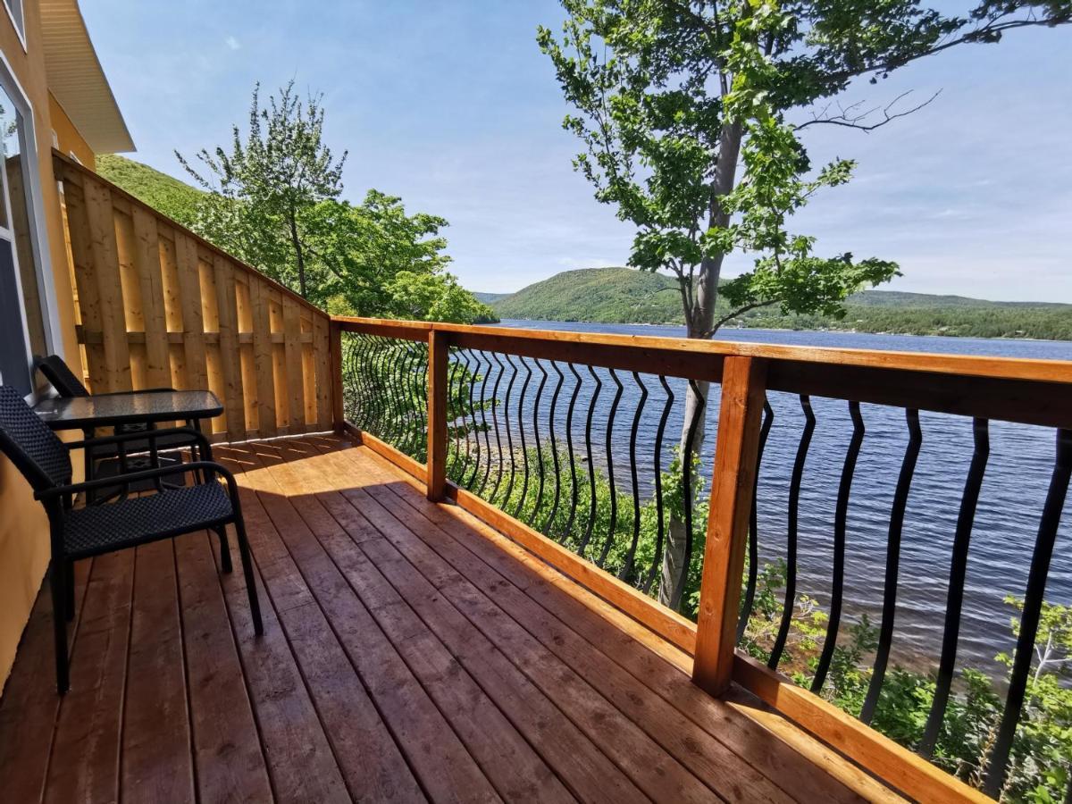 Knotty Pine Ocean Front Suite - Adults Only Ingonish Luaran gambar