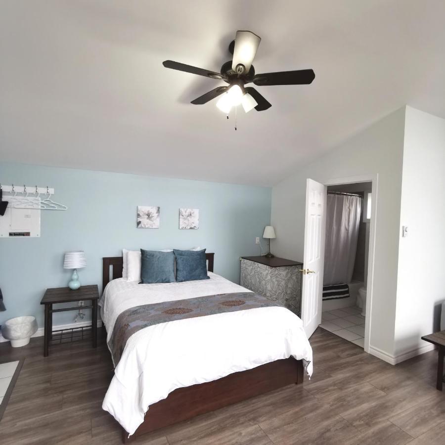 Knotty Pine Ocean Front Suite - Adults Only Ingonish Luaran gambar