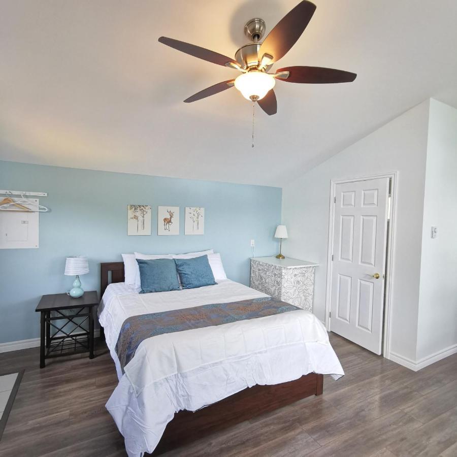 Knotty Pine Ocean Front Suite - Adults Only Ingonish Luaran gambar