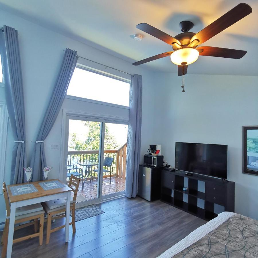 Knotty Pine Ocean Front Suite - Adults Only Ingonish Luaran gambar