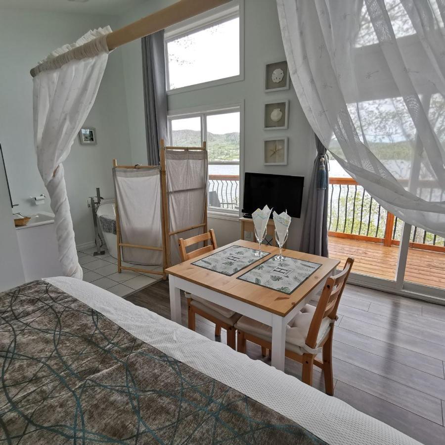 Knotty Pine Ocean Front Suite - Adults Only Ingonish Luaran gambar