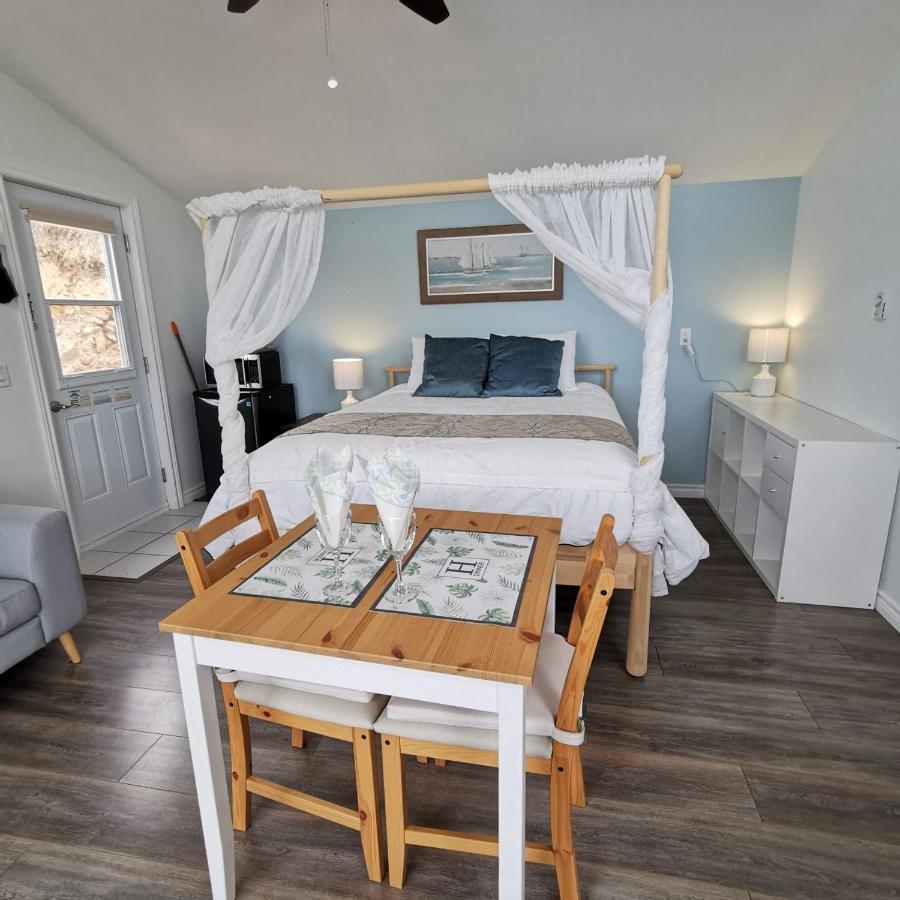 Knotty Pine Ocean Front Suite - Adults Only Ingonish Luaran gambar