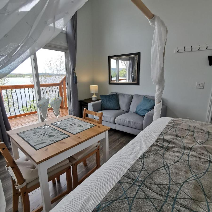 Knotty Pine Ocean Front Suite - Adults Only Ingonish Luaran gambar