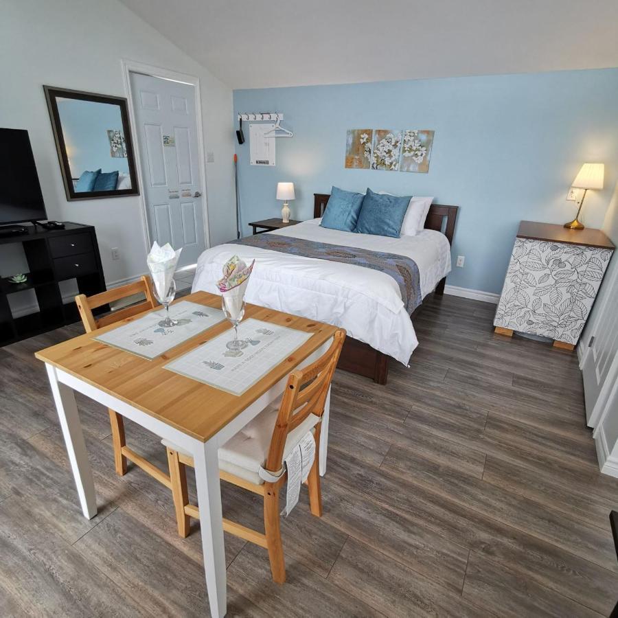 Knotty Pine Ocean Front Suite - Adults Only Ingonish Luaran gambar