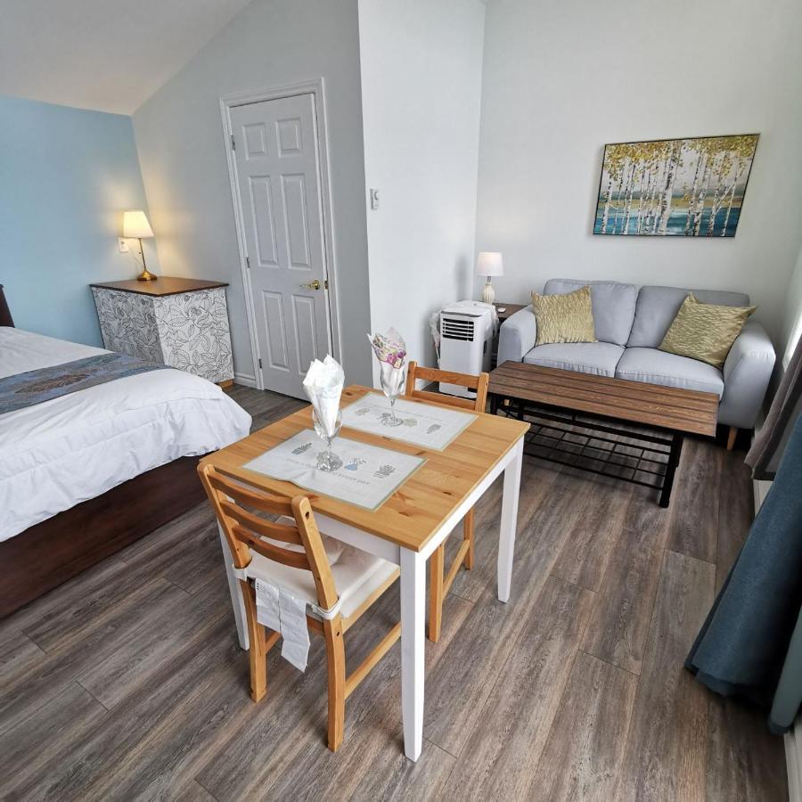 Knotty Pine Ocean Front Suite - Adults Only Ingonish Luaran gambar