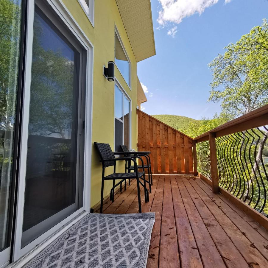 Knotty Pine Ocean Front Suite - Adults Only Ingonish Luaran gambar