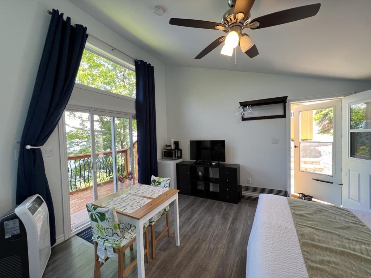 Knotty Pine Ocean Front Suite - Adults Only Ingonish Luaran gambar