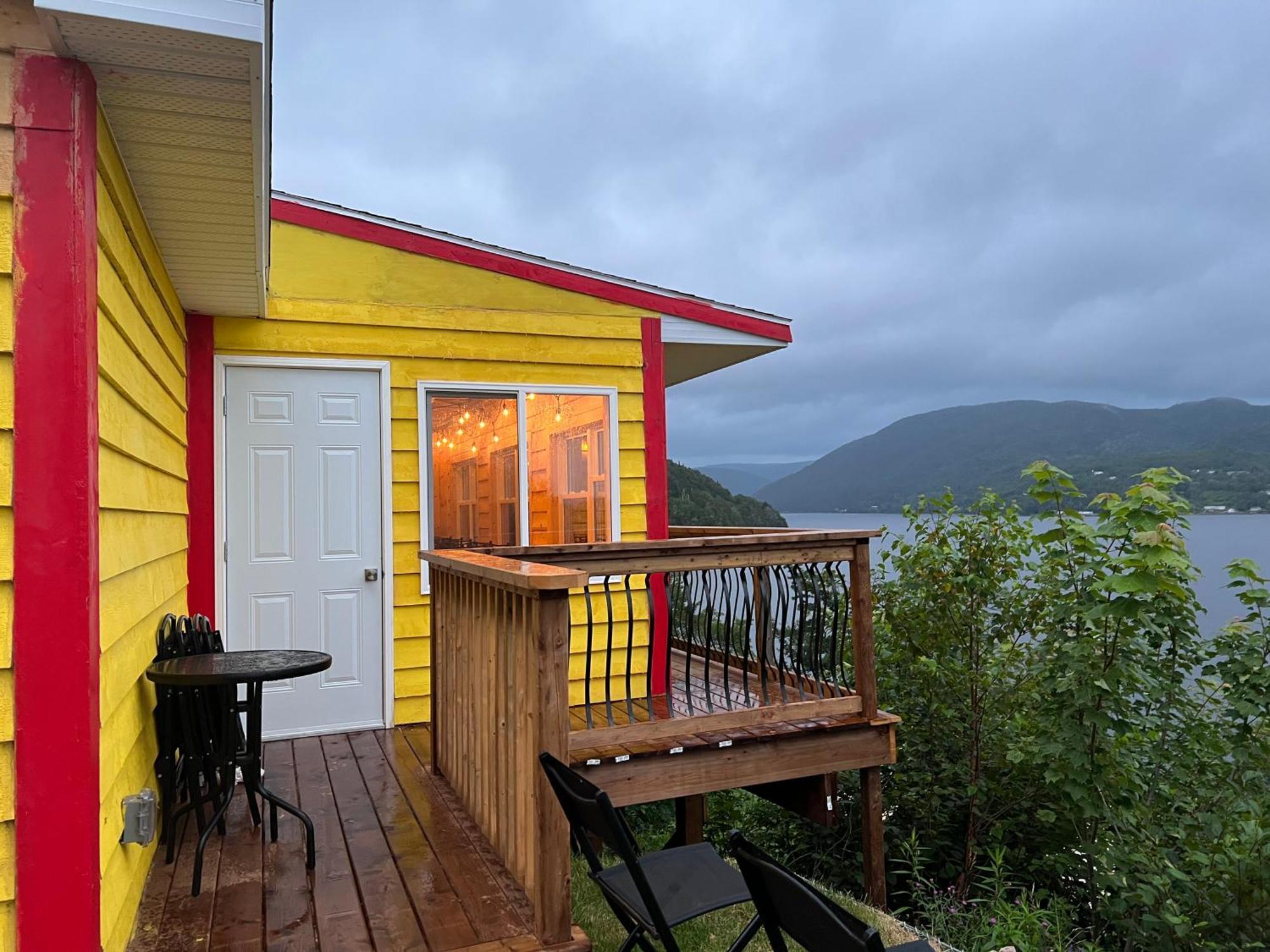 Knotty Pine Ocean Front Suite - Adults Only Ingonish Luaran gambar