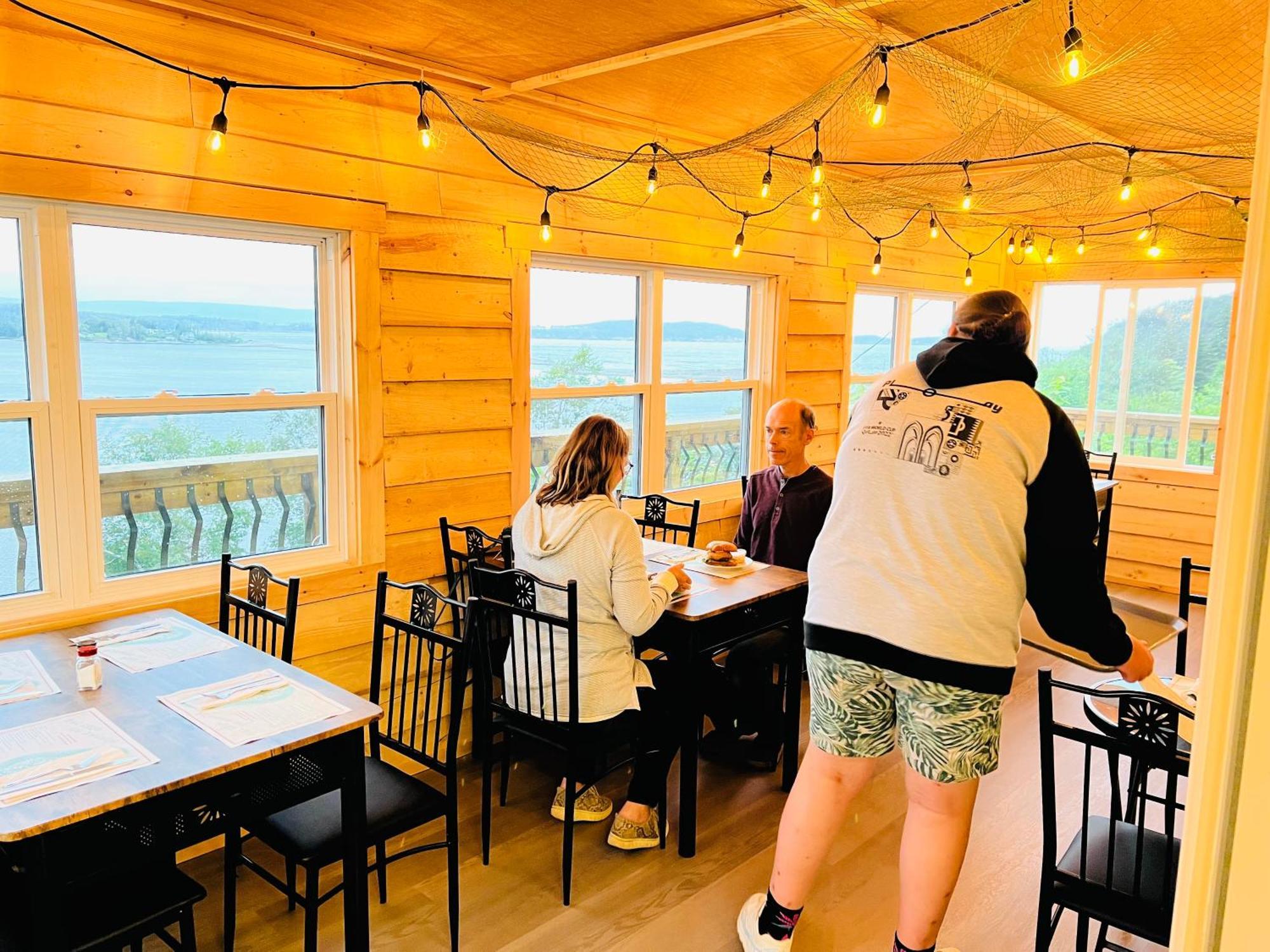 Knotty Pine Ocean Front Suite - Adults Only Ingonish Luaran gambar